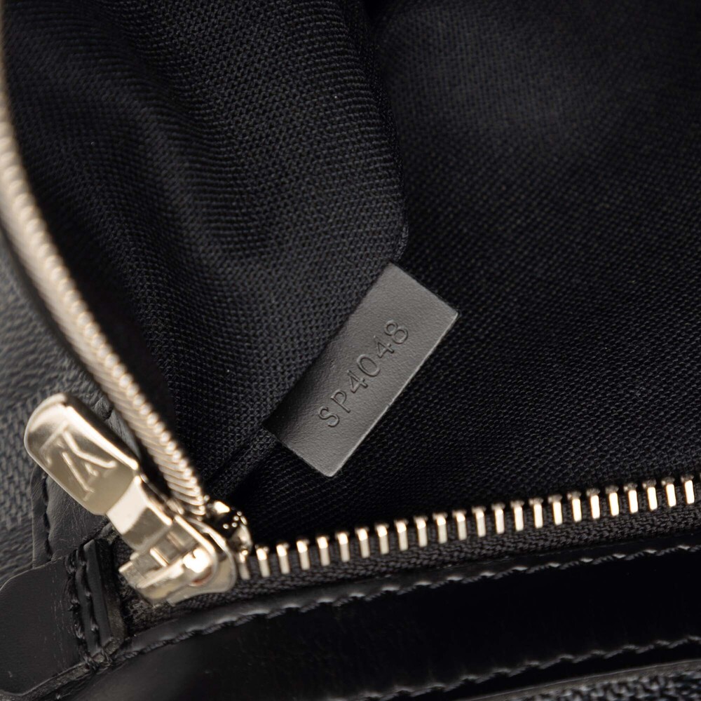 Pre-Loved Louis Vuitton Damier Graphite Daniel GM - Picture 5 of 7